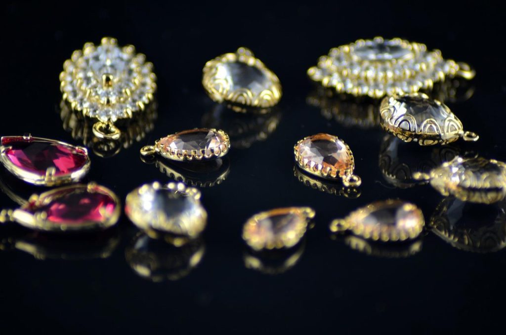 Juwelier in Delft met schitterende sieradenexpositie en vakkundige diensten